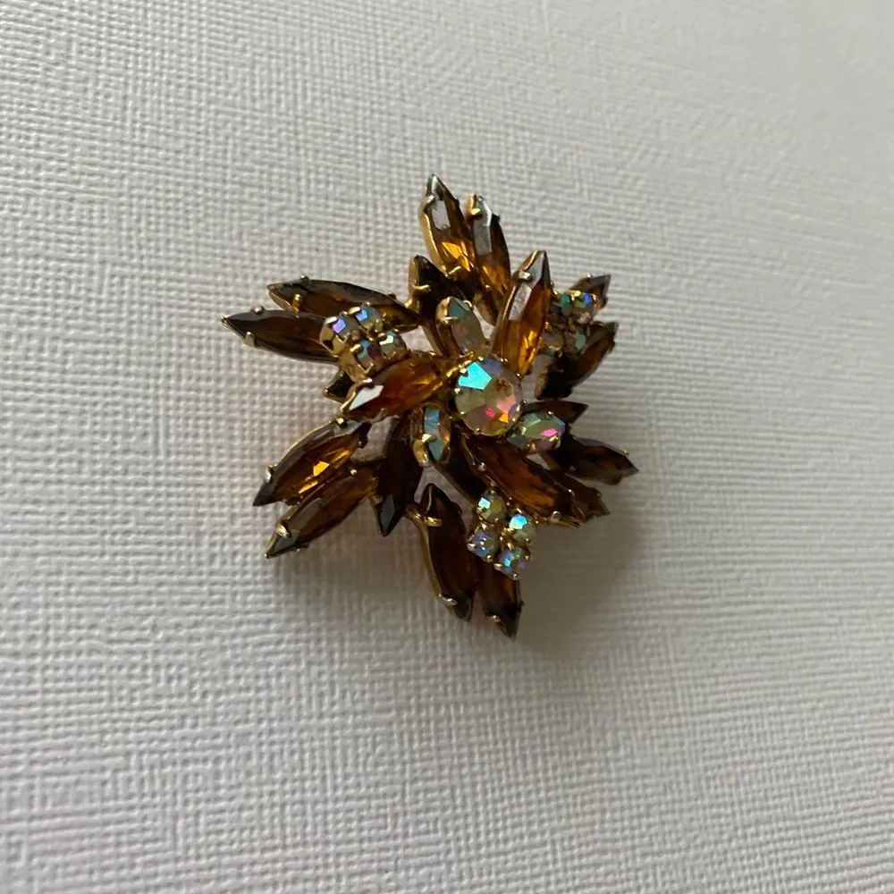 Vintage Rhinestone Brooch & Earrings - Picture 3 of 7
